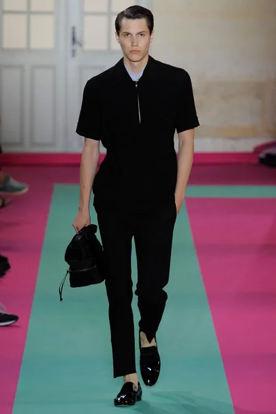 Look 12